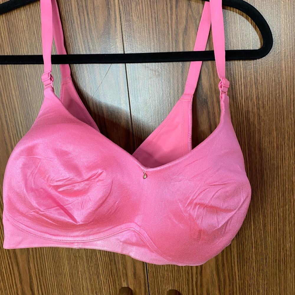 Cacique Bra Women 40C Pink Lightly Lined No-Wire Wireless Seamless Everyday